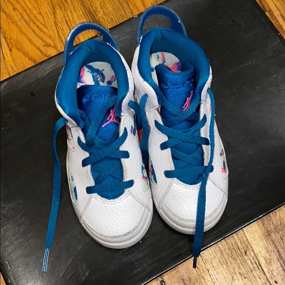 Jordan 6 Retro